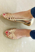 Sandalias con recortes, puntera descubierta, brillantes y metalizadas
