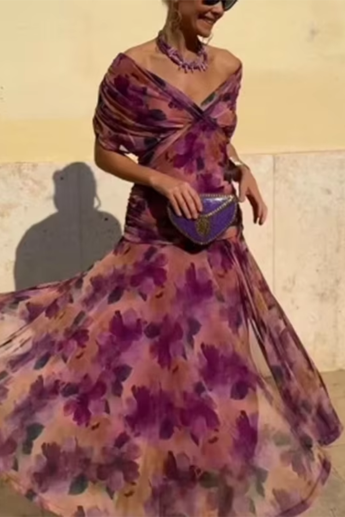 Vestido largo floral gasa detalle escote