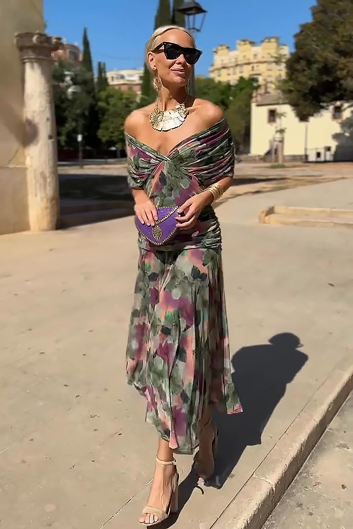 Vestido largo floral gasa en jardín