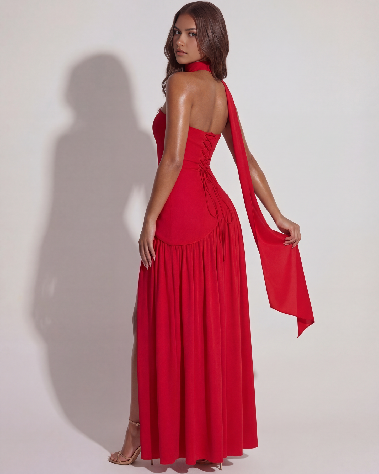 CARMEN - Vestido Maxi Rojo con Corpiño Esculpido y Chifón