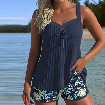 Carla - Traje de Baño de Rayas con Short de Playa