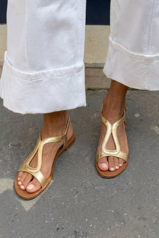 Sandalias slingback metalizadas con recortes, casuales y de tacón bajo