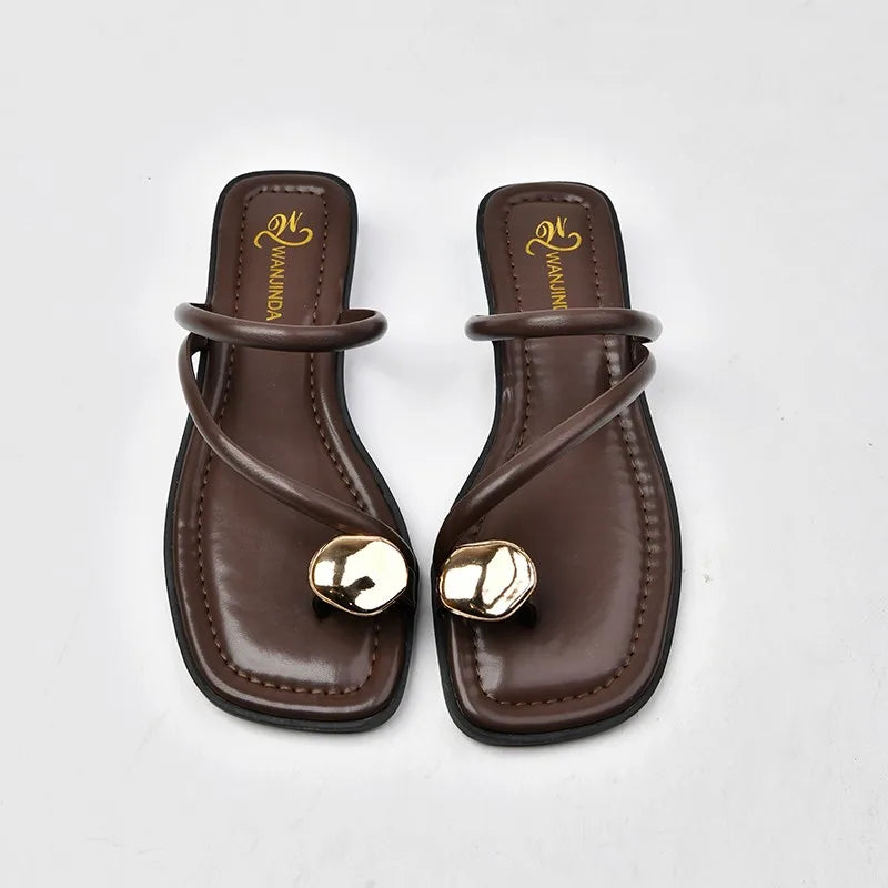 Sandalias y slides de lujo para mujer – Chanclas, sandalias de senderismo, mules y pantuflas – Calzado de verano en oferta
